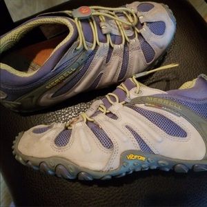 Super cute Merrill hiking boots with vibram soles